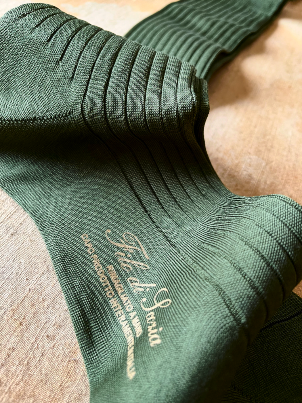 Pure Egyptian Cotton Knee-High Socks For Men Olive Detail