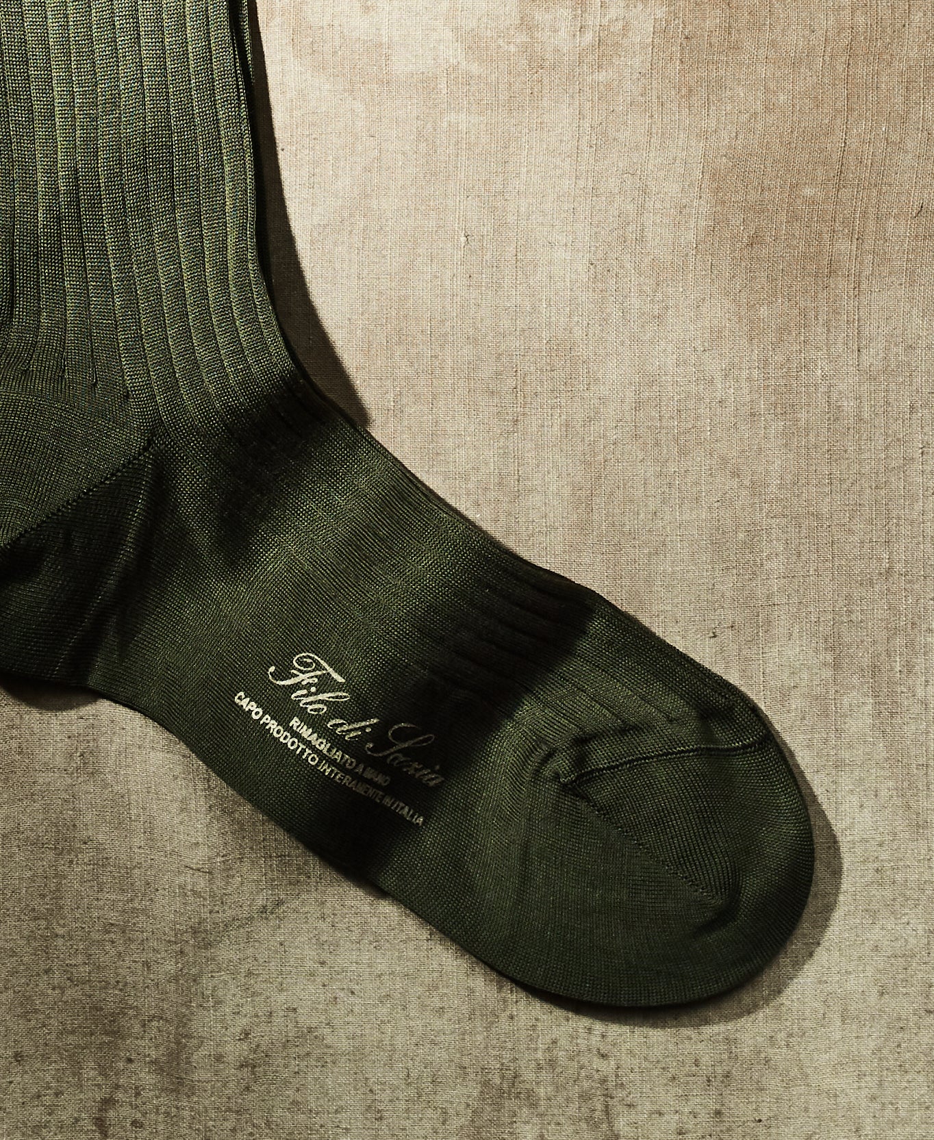 Pure Egyptian Cotton Knee-High Socks For Men Olive Detail2